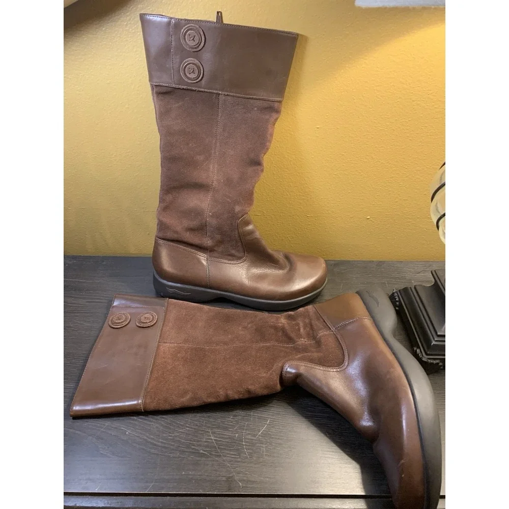 Dansko Delilah Equestrian Riding Tall Brown Boot 8.5 EU 39 Women Leather Suede